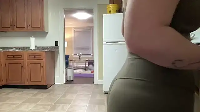 Snapshot of sexylilly69 chatting on 02-13-25, 03:18 sexylilly69 online show from 02-13-25, 03:18