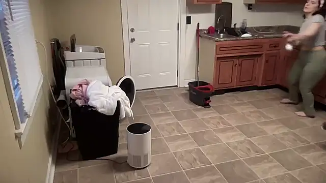 Snapshot of sexylilly69 chatting on 02-18-25, 11:08 sexylilly69 online show from 02-18-25, 11:08