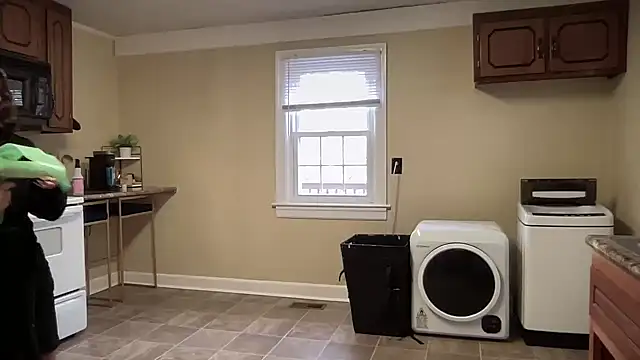 Snapshot of sexylilly69 chatting on 02-24-25, 10:14 sexylilly69 online show from 02-24-25, 10:14