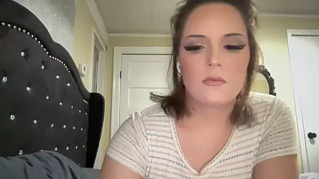 Snapshot of sexylilly69 chatting on 02-27-25, 01:05 sexylilly69 online show from 02-27-25, 01:05