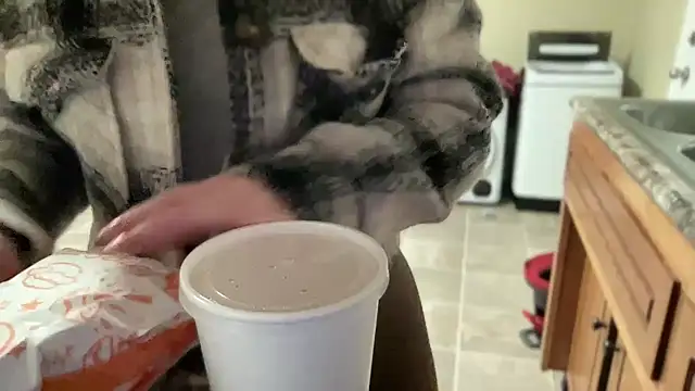 Snapshot of sexylilly69 chatting on 03-18-25, 03:42 sexylilly69 online show from 03-18-25, 03:42