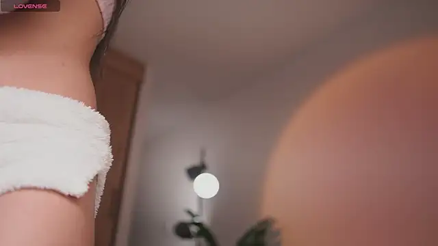 GigiLee  online show from 10-28-25, 12:25