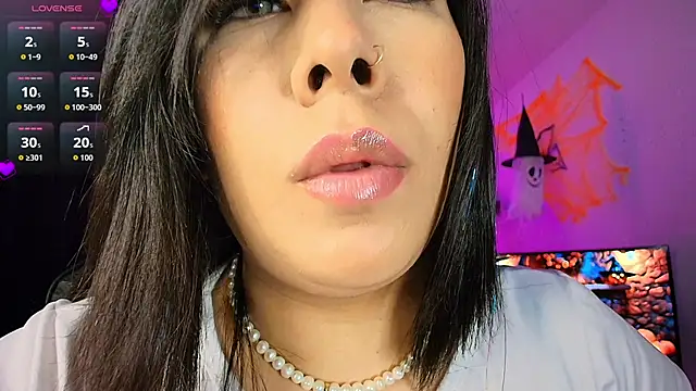 leahtemptation3 online show from 10-28-25, 06:50