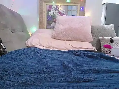 Irresistible24 online show from 02-28-25, 07:35