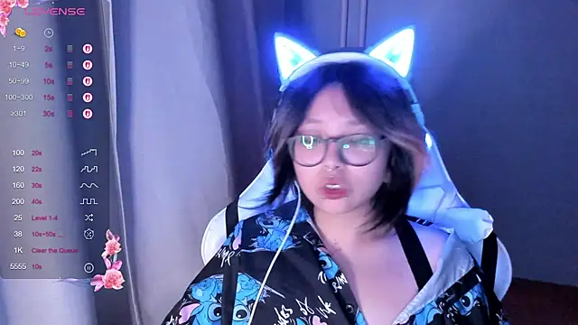 Snapshot of maydaykimmy chatting on 10-27-25, 10:14 maydaykimmy online show from 10-27-25, 10:14