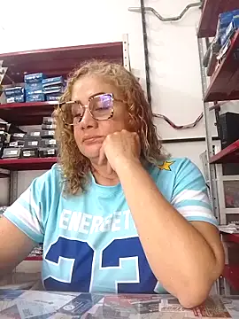 Snapshot of sophiahunt286 chatting on 12-17-25, 02:12 sophiahunt286 online show from 12-17-25, 02:12