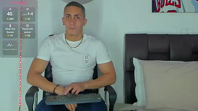 MikeRoss7777 online show from 12-19-24, 05:51