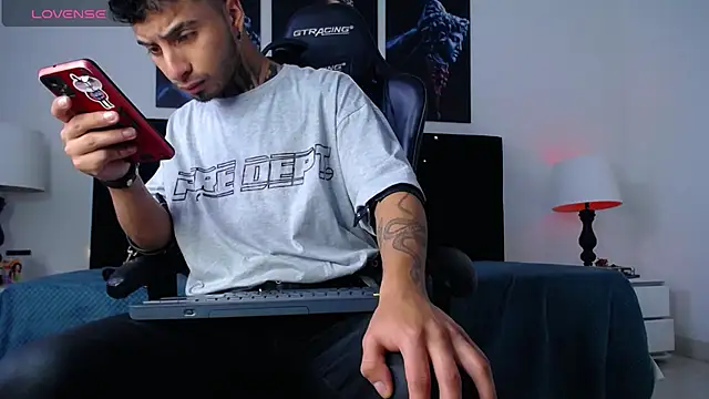 JuanCamiilo 66 online show from 02-12-25, 06:51