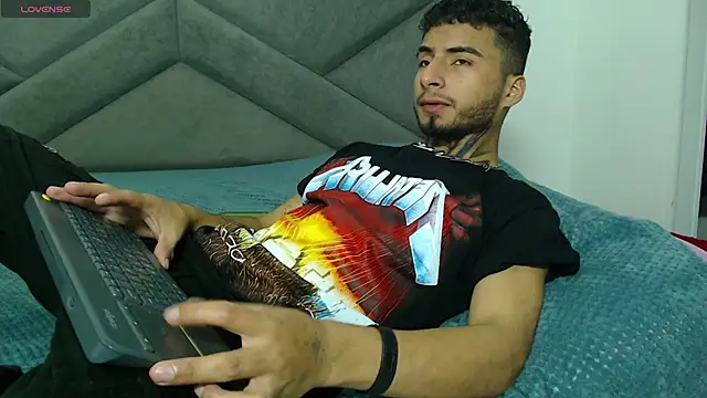 JuanCamiilo 66 online show from 03-10-25, 01:23