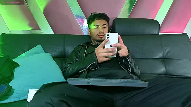 JuanCamiilo 66 online show from 05-18-26, 01:13