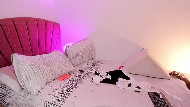 Snapshot of Melody_bonnie chatting on 11-06-25, 07:26 Melody bonnie online show from 11-06-25, 07:26