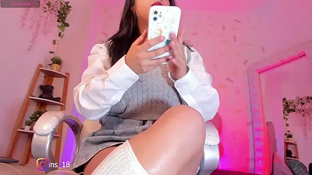 Snapshot of evelyn_evans_1 chatting on 11-08-25, 03:18 evelyn evans 1 online show from 11-08-25, 03:18