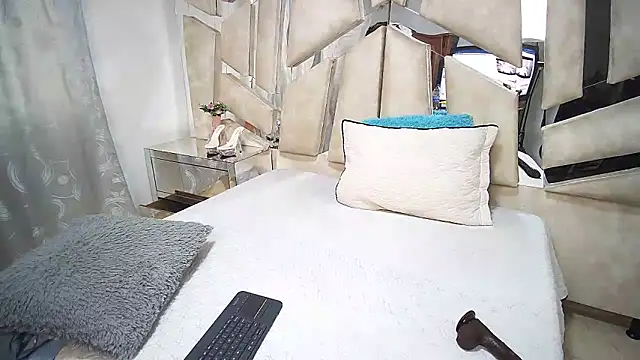 Natalyefoster online show from 02-10-25, 09:47