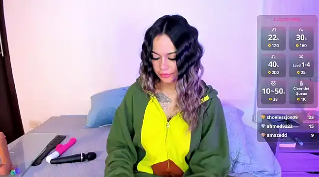 summer holiday online show from 12-10-24, 09:44