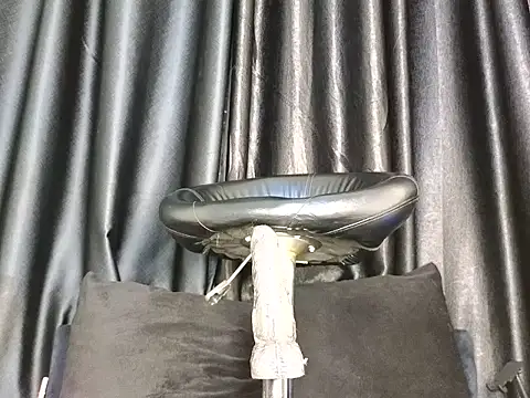 Snapshot of Fuck-Me-Daddyy chatting on 09-22-25, 02:13 Fuck-Me-Daddyy online show from 09-22-25, 02:13