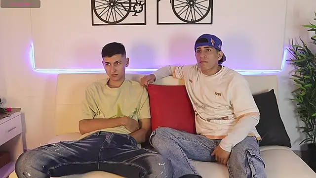 Snapshot of Crazy_nigth01 chatting on 10-15-25, 07:25 Crazy nigth01 online show from 10-15-25, 07:25