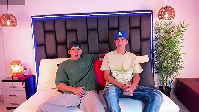 Snapshot of Crazy_nigth01 chatting on 10-27-25, 02:04 Crazy nigth01 online show from 10-27-25, 02:04