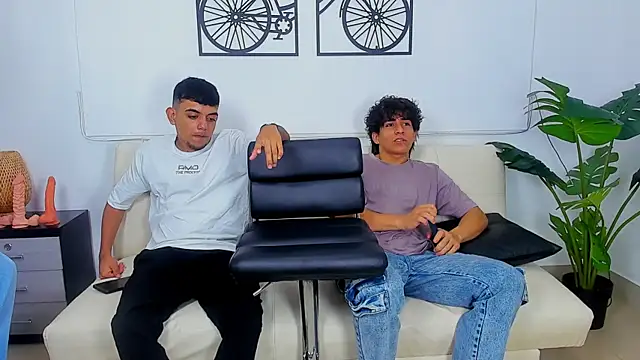 Snapshot of Crazy_nigth01 chatting on 02-13-26, 07:21 Crazy nigth01 online show from 02-13-26, 07:21