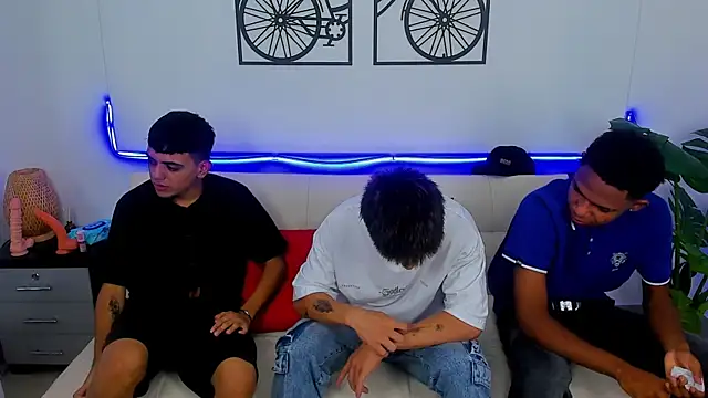 Snapshot of Crazy_nigth01 chatting on 02-18-26, 02:07 Crazy nigth01 online show from 02-18-26, 02:07