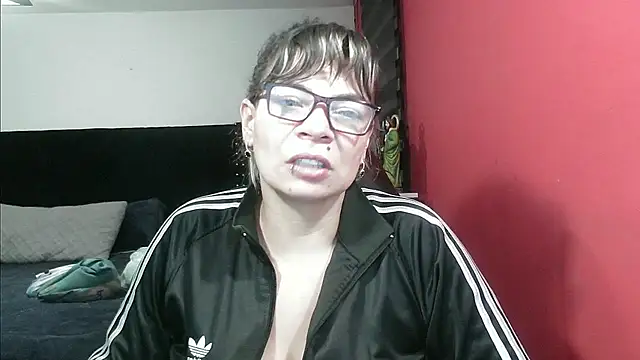 Snapshot of charlotedoll chatting on 10-28-25, 04:49 charlotedoll online show from 10-28-25, 04:49