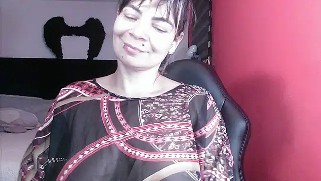 Snapshot of charlotedoll chatting on 11-06-25, 03:51 charlotedoll online show from 11-06-25, 03:51