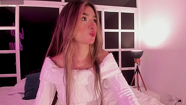 Snapshot of Arianavillada chatting on 02-20-25, 02:07 Arianavillada online show from 02-20-25, 02:07