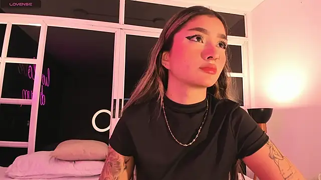 Snapshot of Arianavillada chatting on 03-17-25, 03:14 Arianavillada online show from 03-17-25, 03:14