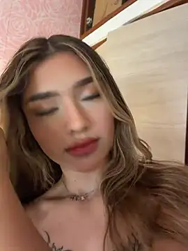 Snapshot of Arianavillada chatting on 05-17-26, 03:37 Arianavillada online show from 05-17-26, 03:37
