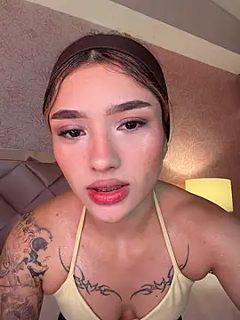 Snapshot of Arianavillada chatting on 05-28-26, 03:48 Arianavillada online show from 05-28-26, 03:48