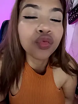 Snapshot of Vidiia chatting on 03-23-25, 05:43 Vidiia online show from 03-23-25, 05:43