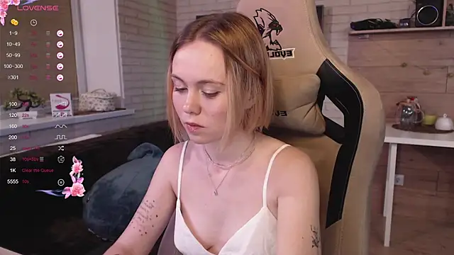 lucy mirror online show from 09-14-25, 09:03