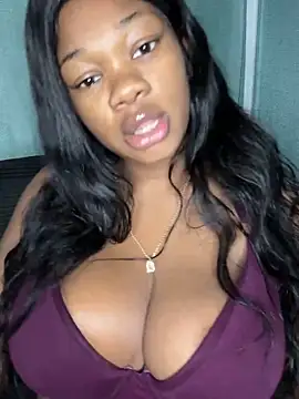 Snapshot of CharismaaBanx chatting on 01-05-25, 03:11 CharismaaBanx online show from 01-05-25, 03:11