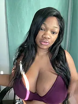 Snapshot of CharismaaBanx chatting on 01-05-25, 08:52 CharismaaBanx online show from 01-05-25, 08:52