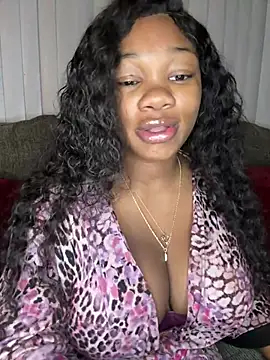 Snapshot of CharismaaBanx chatting on 02-19-25, 07:39 CharismaaBanx online show from 02-19-25, 07:39