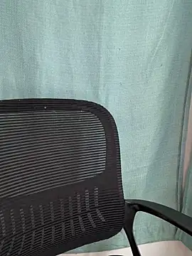 Snapshot of CharismaaBanx chatting on 02-19-25, 06:43 CharismaaBanx online show from 02-19-25, 06:43