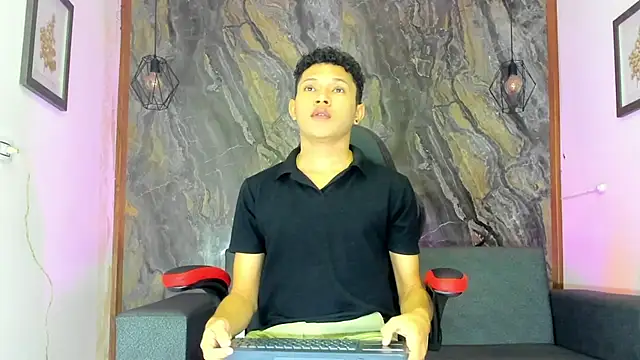 Snapshot of liam_genner_ chatting on 01-27-25, 07:13 liam genner online show from 01-27-25, 07:13