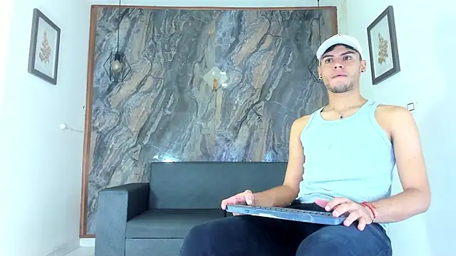 Snapshot of liam_genner_ chatting on 02-02-25, 07:46 liam genner online show from 02-02-25, 07:46