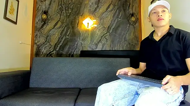 Snapshot of liam_genner_ chatting on 02-07-25, 07:49 liam genner online show from 02-07-25, 07:49