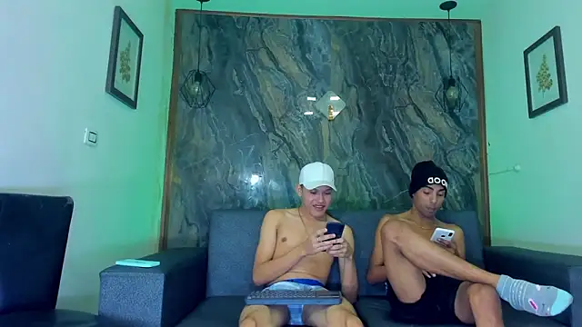 Snapshot of liam_genner_ chatting on 02-10-25, 02:37 liam genner online show from 02-10-25, 02:37