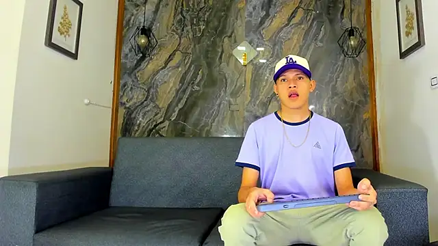 Snapshot of liam_genner_ chatting on 02-14-25, 07:33 liam genner online show from 02-14-25, 07:33