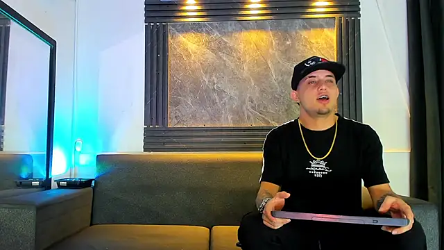 Snapshot of liam_genner_ chatting on 09-27-25, 08:25 liam genner online show from 09-27-25, 08:25