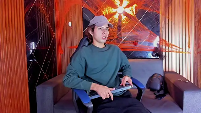 Snapshot of liam_genner_ chatting on 11-01-25, 08:22 liam genner online show from 11-01-25, 08:22