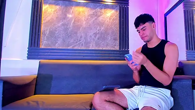 Snapshot of liam_genner_ chatting on 11-09-25, 08:18 liam genner online show from 11-09-25, 08:18