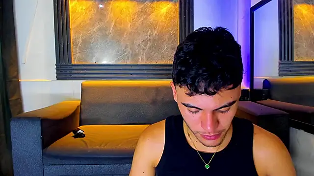 Snapshot of liam_genner_ chatting on 11-21-25, 08:40 liam genner online show from 11-21-25, 08:40