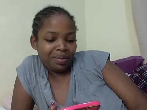 Snapshot of queen-sasha chatting on 06-14-26, 11:07 queen-sasha online show from 06-14-26, 11:07