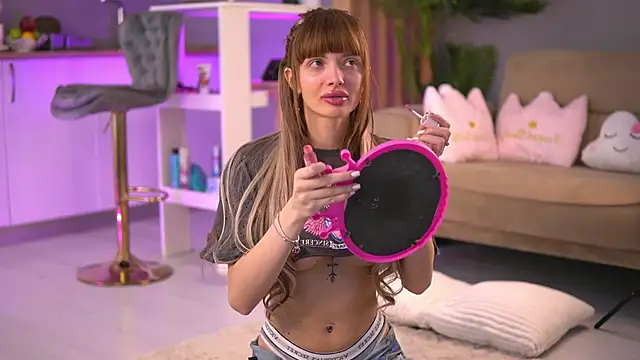 Snapshot of ButterflyLeah chatting on 03-07-25, 05:29 ButterflyLeah online show from 03-07-25, 05:29