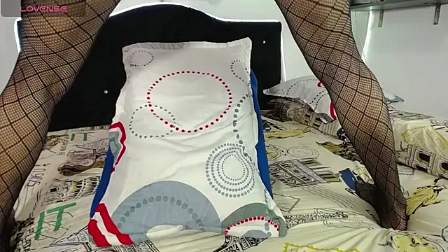 Snapshot of mia_sweet_55 chatting on 12-05-24, 08:00 mia sweet 55 online show from 12-05-24, 08:00