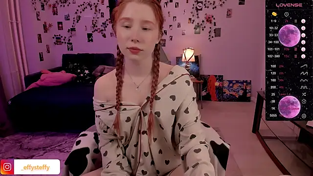 Snapshot of CallMeEffy1 chatting on 03-09-25, 03:43 CallMeEffy1 online show from 03-09-25, 03:43