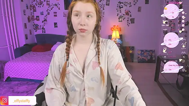 Snapshot of CallMeEffy1 chatting on 09-14-25, 04:06 CallMeEffy1 online show from 09-14-25, 04:06