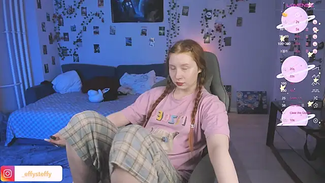 Snapshot of CallMeEffy1 chatting on 09-15-25, 02:39 CallMeEffy1 online show from 09-15-25, 02:39